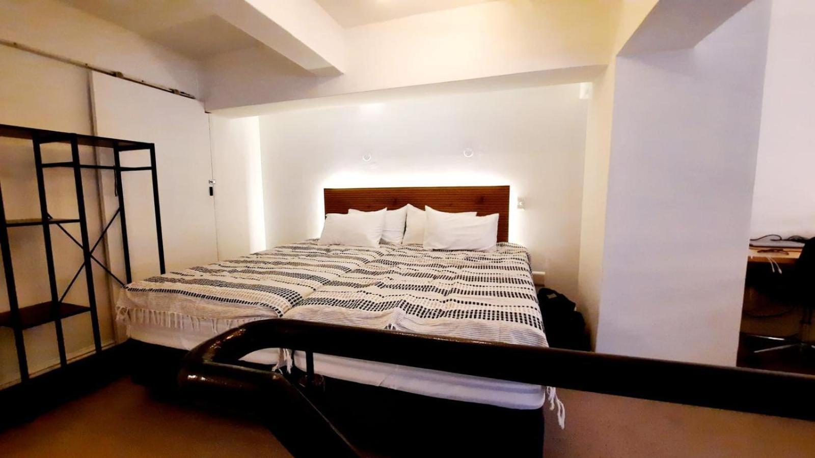 Loft Apartment *